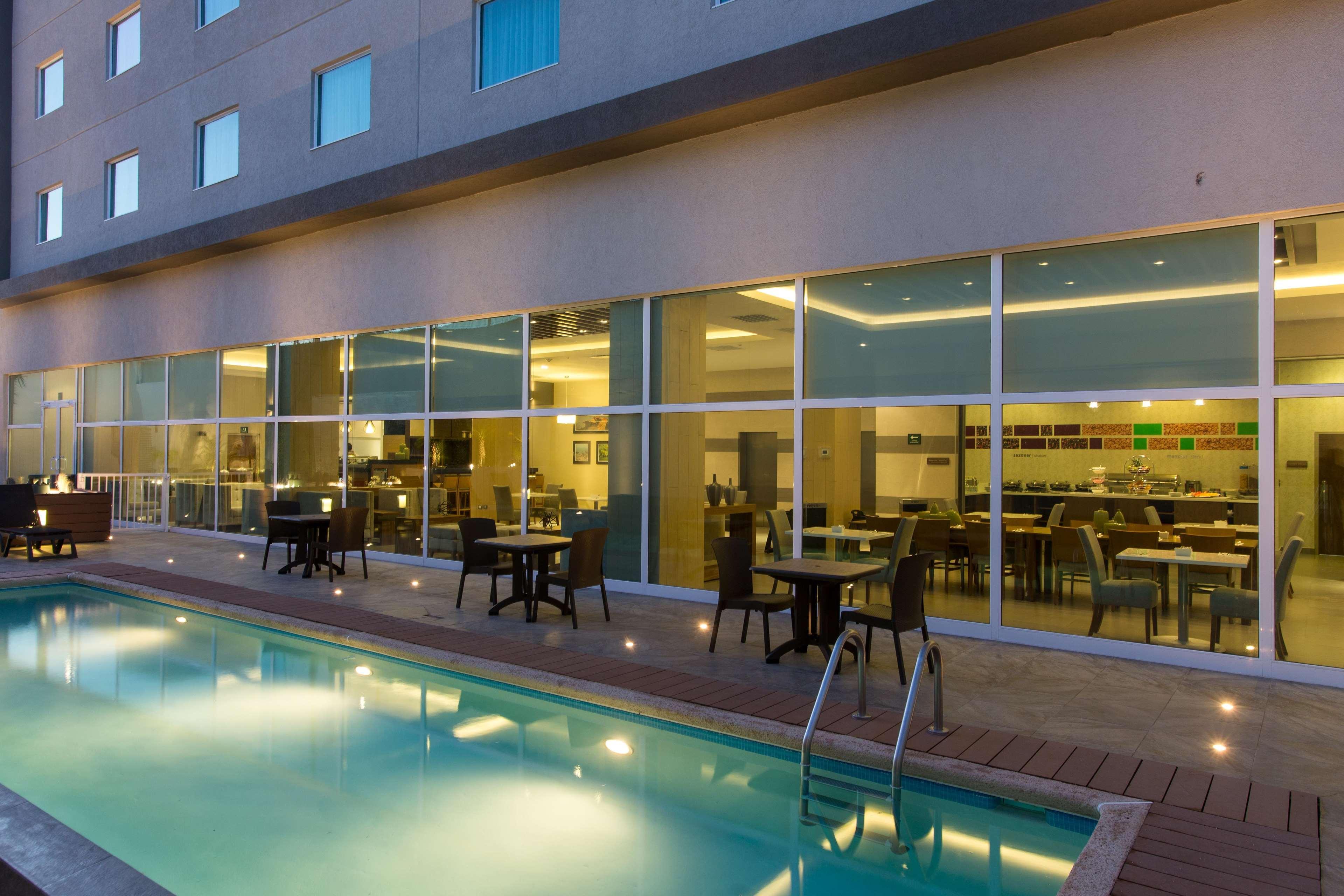 Hampton Inn By Hilton Хермосило Екстериор снимка
